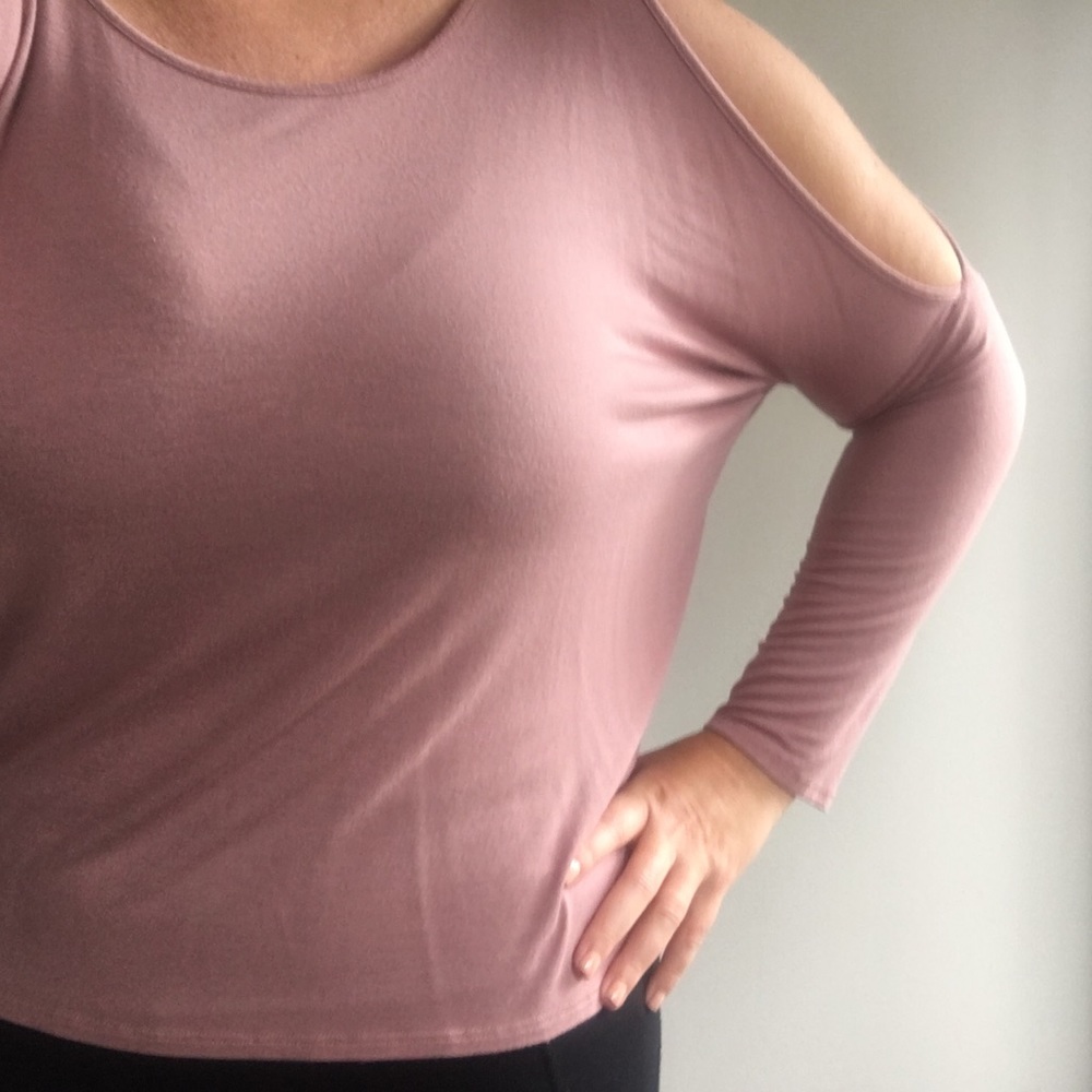 Dusty Rose Cold Shoulder Top SZ L